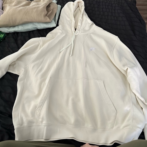 Nike hoodie - Picture 1 of 4